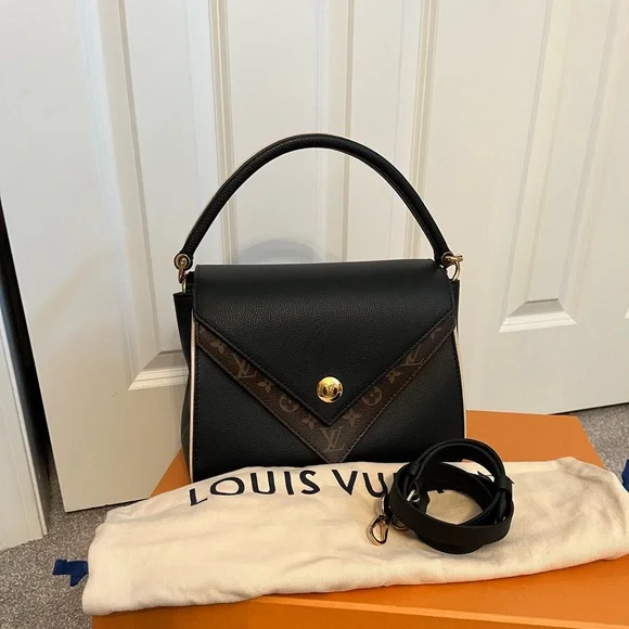 LV bag - Picture 1 of 12